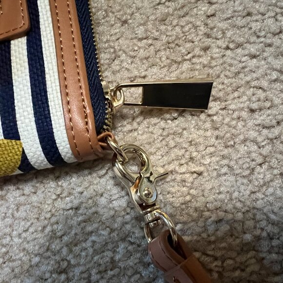 Spartina 449 Shelter Cove Wallet - Picture 5 of 7